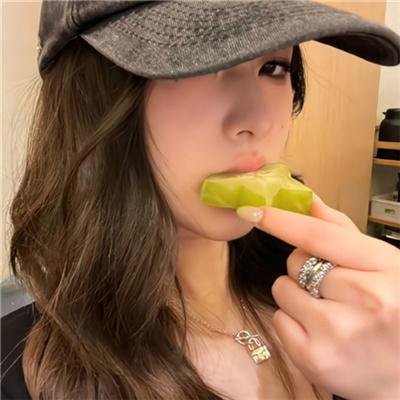艳谍飘香